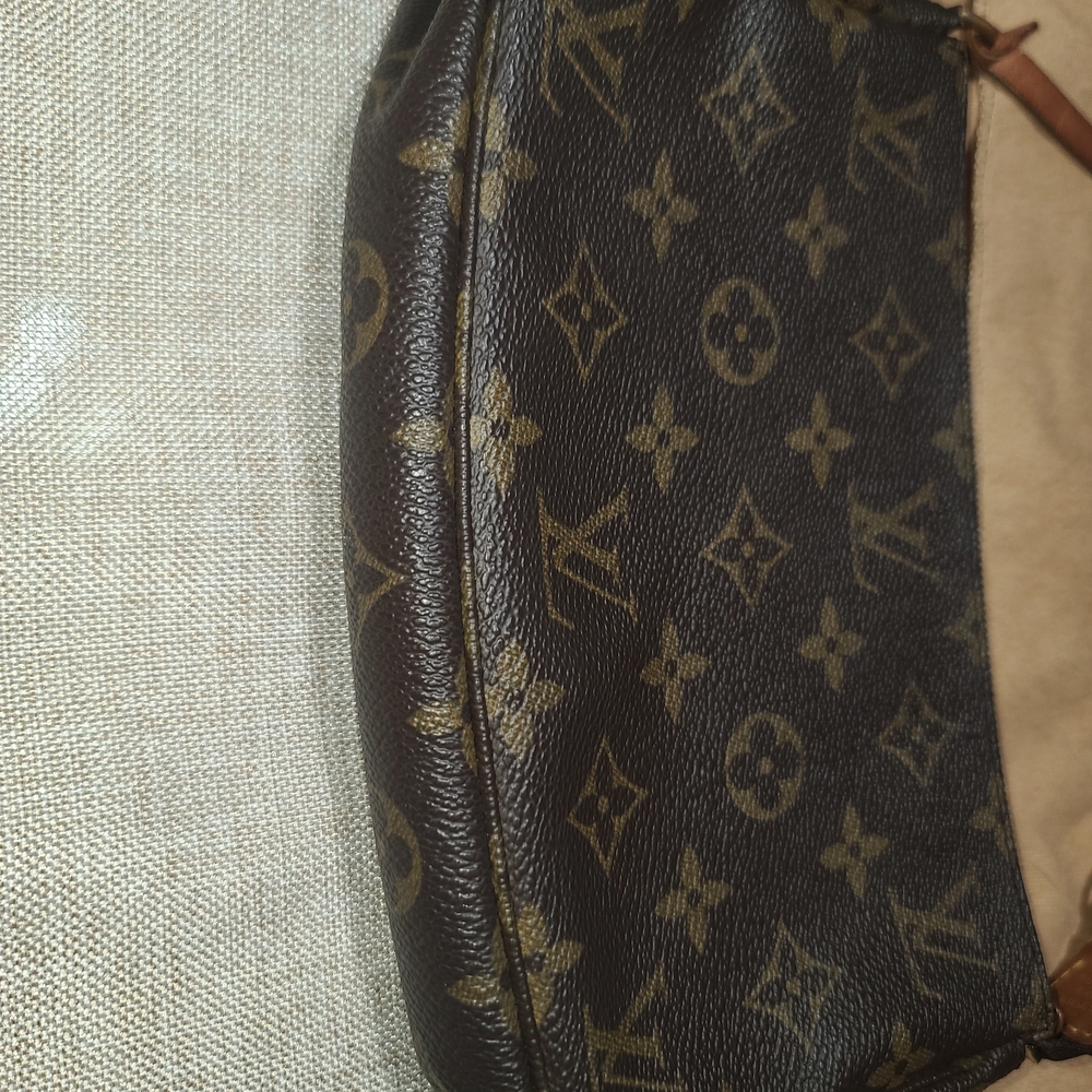 Louis Vuitton Brown Monogram Clutch - Picture 9 of 10